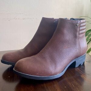 Women’s Sorel brown leather bootie